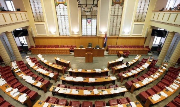 HNS protiv prijedloga Obiteljskog zakona kojim bračni par bez djece nije obitelj